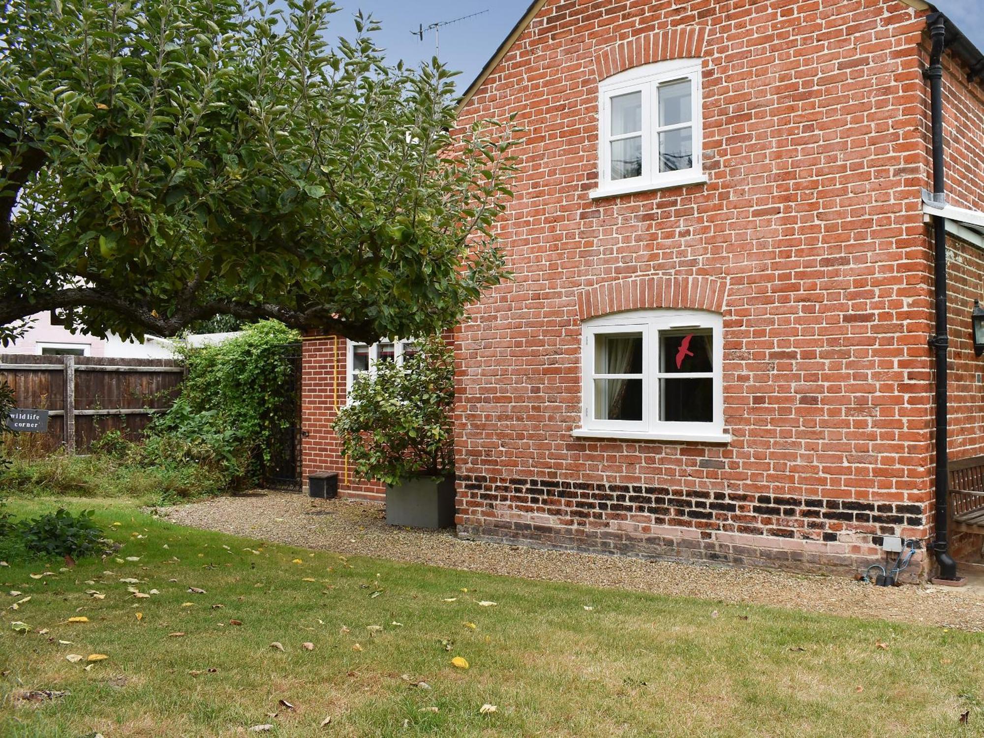 The Cottage Great Blakenham Exterior photo