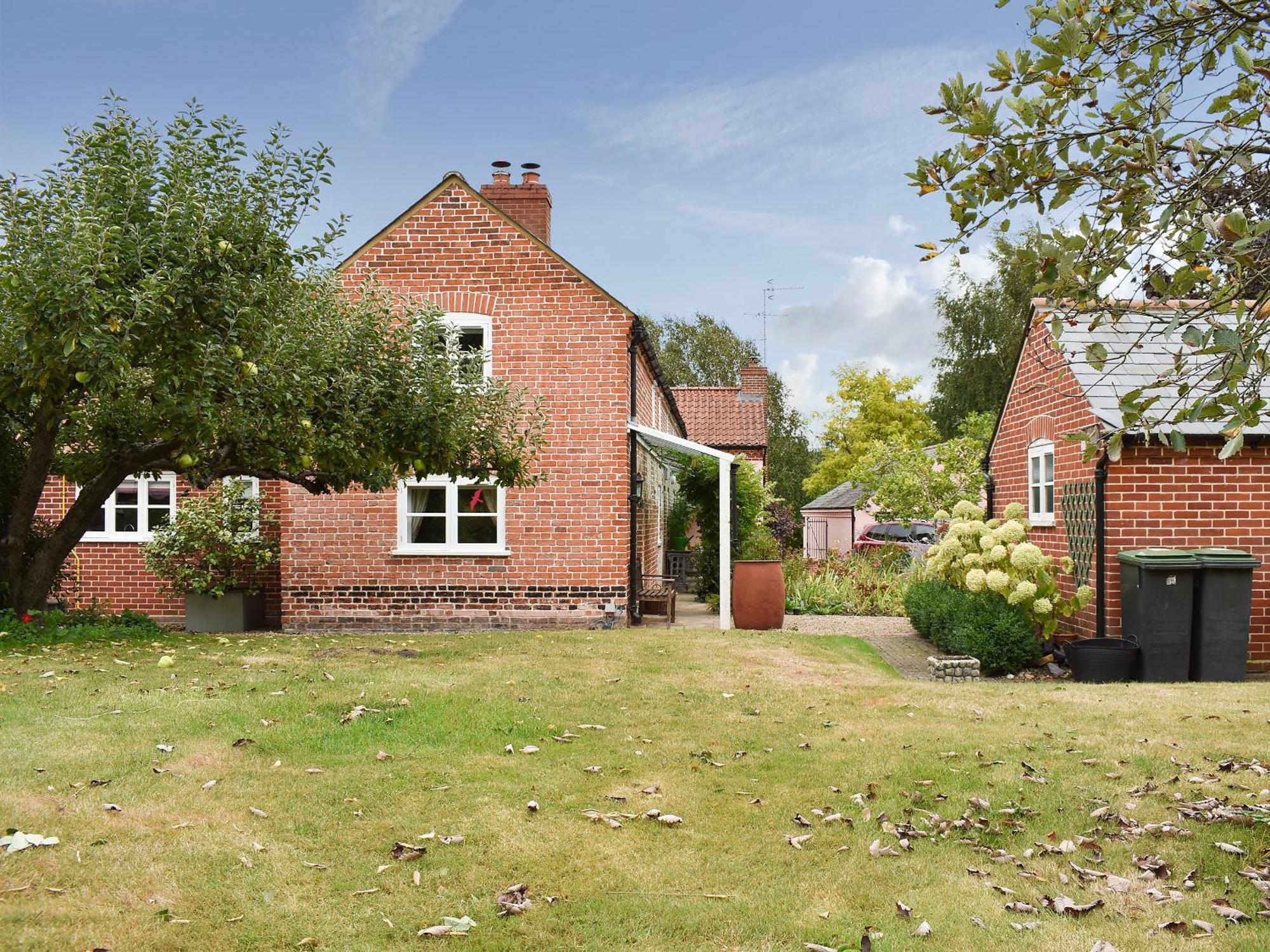 The Cottage Great Blakenham Exterior photo